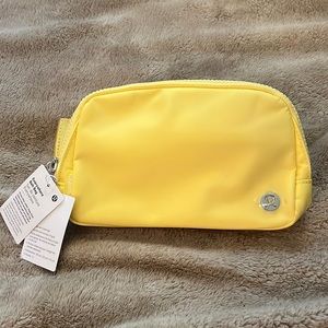Lululemon Everywhere Belt Bag NWT Sunray Yellow new
